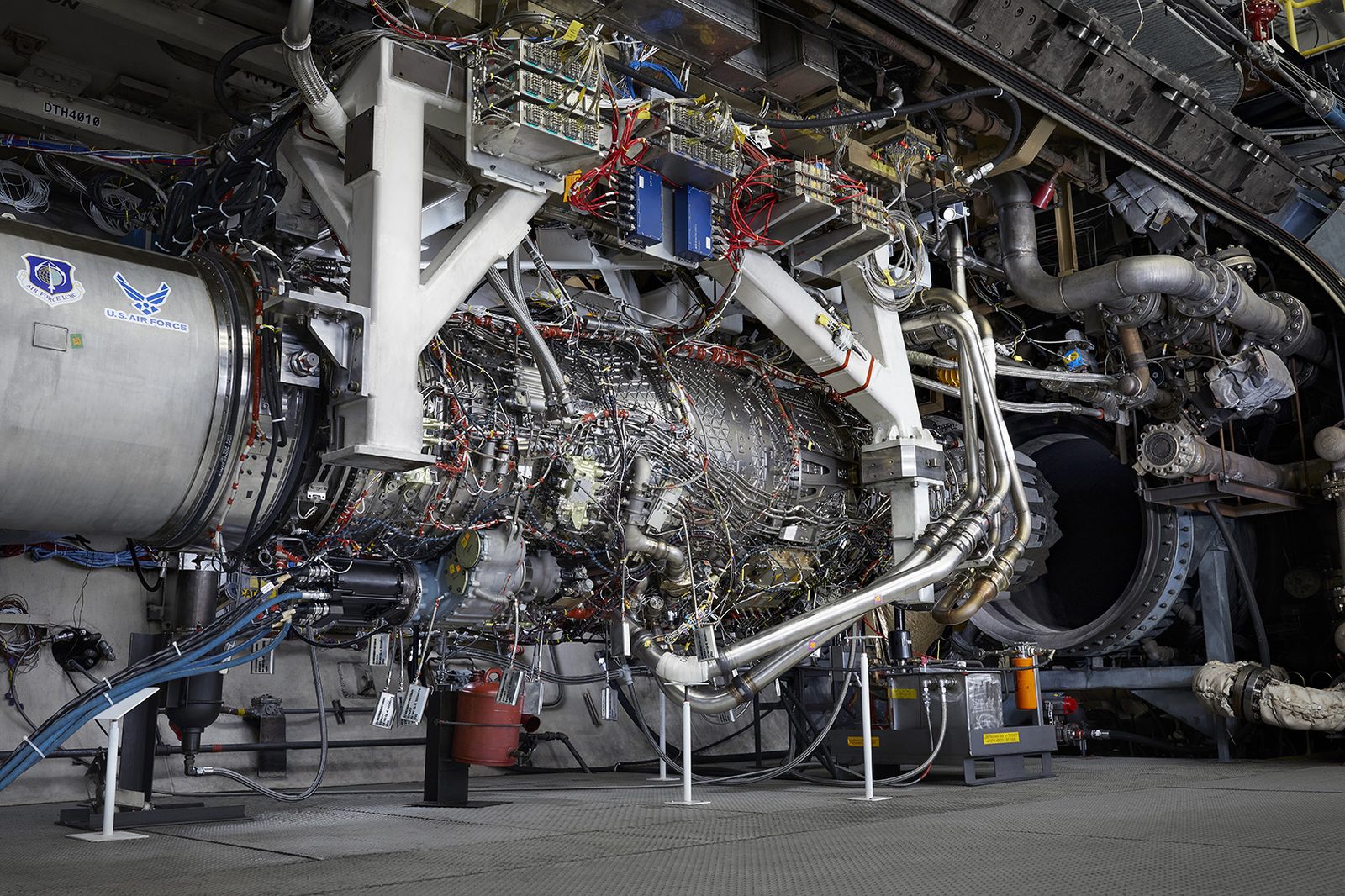 General Electric XA100 adaptive-cycle turbofan engine